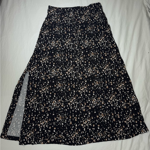 Michel Studio Dresses & Skirts - MICHEL STUDIO Maxi Skirt Women’s X Black with Brown/White/Beige Design Leg Slit